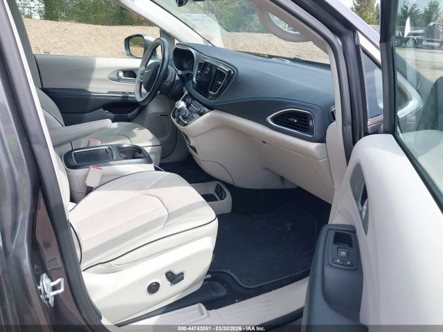 Продажа на аукционе авто 2018 Chrysler Pacifica Hybrid Limited, vin: 2C4RC1N75JR105201, номер лота: 44742051