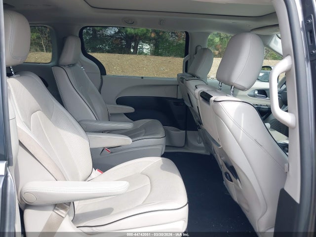 Продажа на аукционе авто 2018 Chrysler Pacifica Hybrid Limited, vin: 2C4RC1N75JR105201, номер лота: 44742051