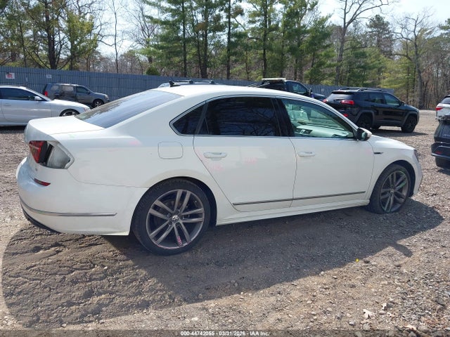 Продаж на аукціоні авто 2017 Volkswagen Passat 1.8t R-line, vin: 1VWDT7A39HC065639, номер лоту: 44742055