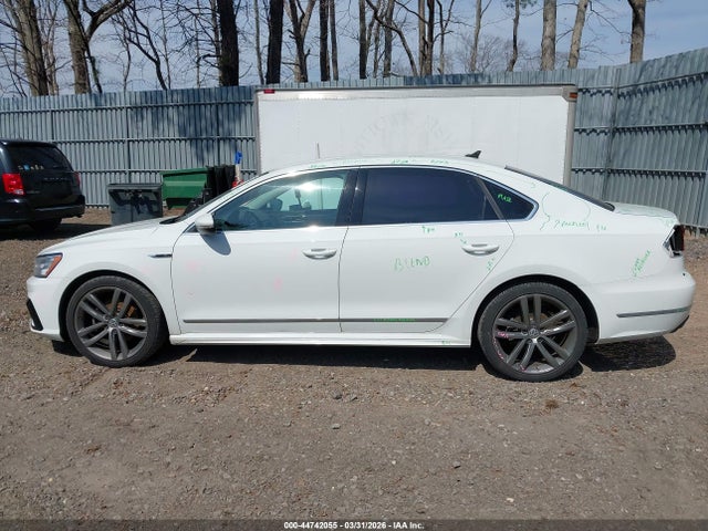 Продаж на аукціоні авто 2017 Volkswagen Passat 1.8t R-line, vin: 1VWDT7A39HC065639, номер лоту: 44742055