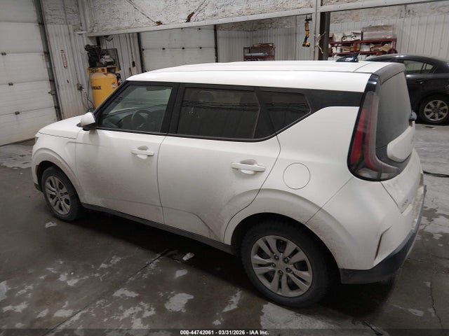 Auction sale of the 2023 Kia Soul Lx, vin: KNDJ23AU8P7890704, lot number: 44742061