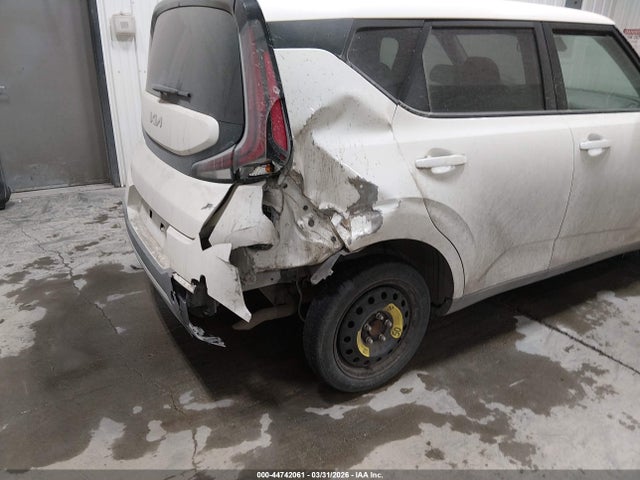 Auction sale of the 2023 Kia Soul Lx, vin: KNDJ23AU8P7890704, lot number: 44742061