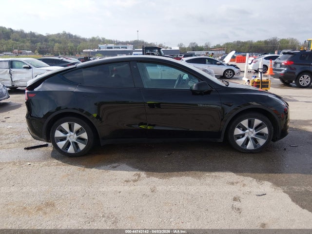 2022 Tesla Model Y Long Range Dual Motor All-wheel Drive მანქანა იყიდება აუქციონზე, vin: 7SAYGDEE4NF315759, აუქციონის ნომერი: 44742142