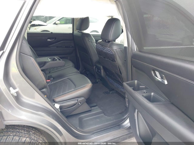 5N1DR3DJ0RC295426 Nissan Pathfinder Platinum 4wd