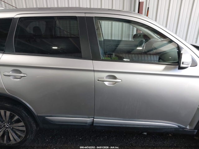 Продаж на аукціоні авто 2019 Mitsubishi Outlander Se, vin: JA4AZ3A30KZ045842, номер лоту: 44742252