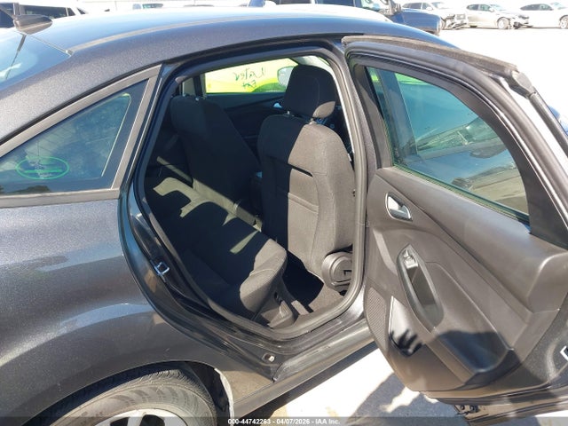 44742263 :رقم المزاد ، 1FADP3F2XJL311299 vin ، 2018 Ford Focus Se مزاد بيع