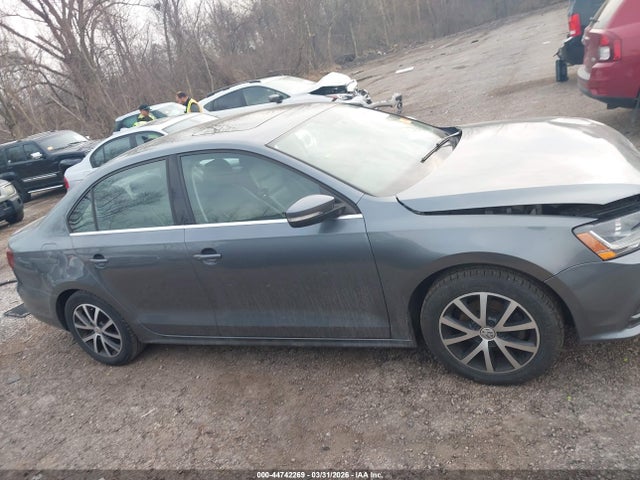 44742269 :رقم المزاد ، 3VWB67AJ7JM243582 vin ، 2018 Volkswagen Jetta 1.4t Se/1.4t Wolfsburg Edition مزاد بيع