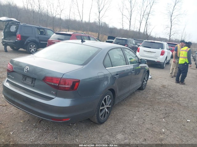 2018 VOLKSWAGEN JETTA 3VWB67AJ7JM243582 Photo 3