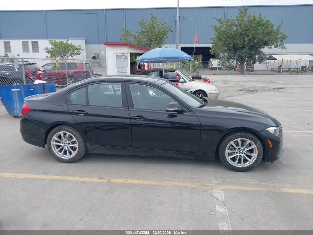 WBA8E1G32HNU17559 BMW 320i