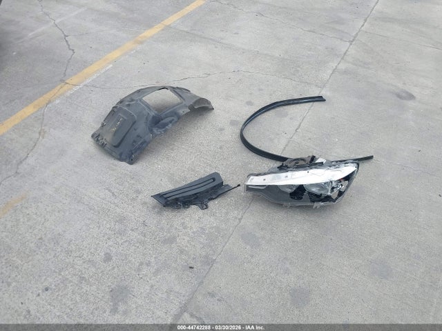 WBA8E1G32HNU17559 BMW 320i