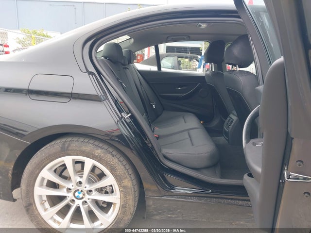 2017 BMW 320I WBA8E1G32HNU17559 Photo 7