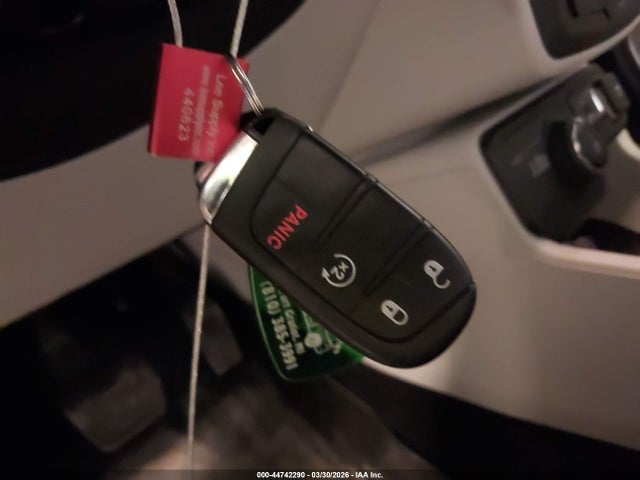 Продажа на аукционе авто 2018 Jeep Renegade Latitude 4x4, vin: ZACCJBBB5JPH36836, номер лота: 44742290