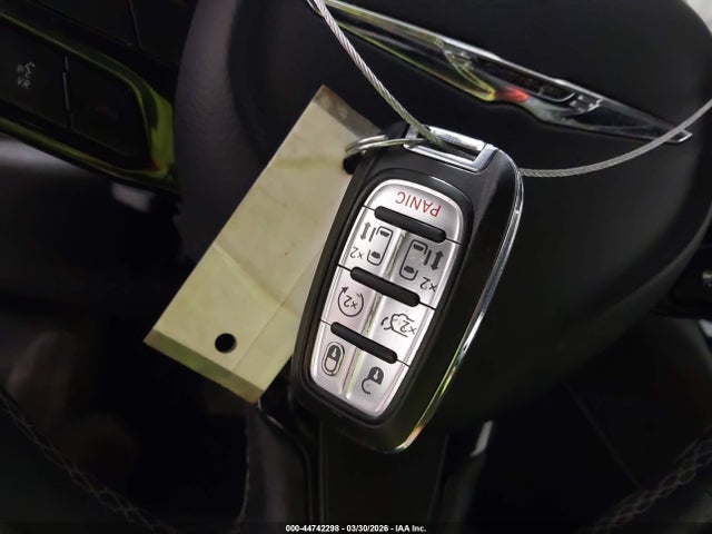 2018 Chrysler Pacifica Limited მანქანა იყიდება აუქციონზე, vin: 2C4RC1GG7JR350692, აუქციონის ნომერი: 44742298