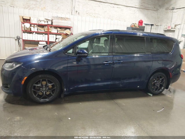 2018 Chrysler Pacifica Limited მანქანა იყიდება აუქციონზე, vin: 2C4RC1GG7JR350692, აუქციონის ნომერი: 44742298