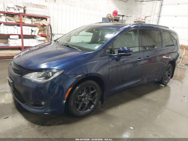 2018 Chrysler Pacifica Limited მანქანა იყიდება აუქციონზე, vin: 2C4RC1GG7JR350692, აუქციონის ნომერი: 44742298
