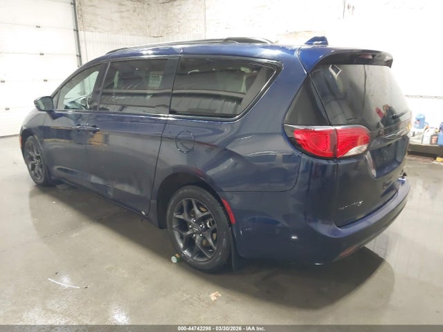 2018 Chrysler Pacifica Limited მანქანა იყიდება აუქციონზე, vin: 2C4RC1GG7JR350692, აუქციონის ნომერი: 44742298