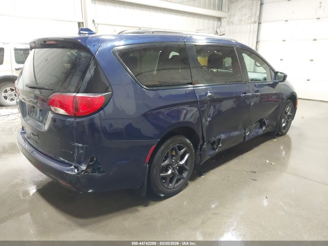 2018 Chrysler Pacifica Limited მანქანა იყიდება აუქციონზე, vin: 2C4RC1GG7JR350692, აუქციონის ნომერი: 44742298
