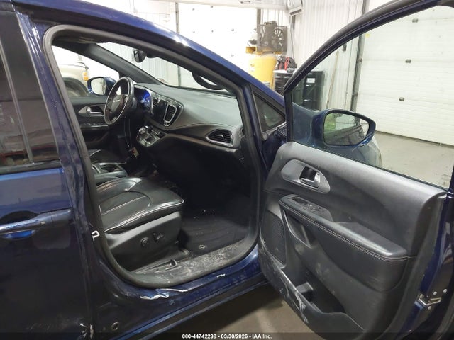 2018 Chrysler Pacifica Limited მანქანა იყიდება აუქციონზე, vin: 2C4RC1GG7JR350692, აუქციონის ნომერი: 44742298