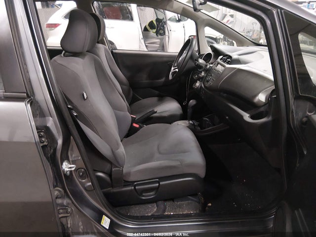 44742301 :رقم المزاد ، JHMGE8H34DC070911 vin ، 2013 Honda Fit مزاد بيع