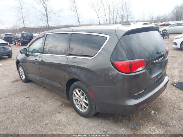 44742382 :رقم المزاد ، 2C4RC1DG9HR778889 vin ، 2017 Chrysler Pacifica Touring مزاد بيع