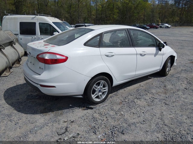 2018 Ford Fiesta Se მანქანა იყიდება აუქციონზე, vin: 3FADP4BJ7JM128251, აუქციონის ნომერი: 44742390