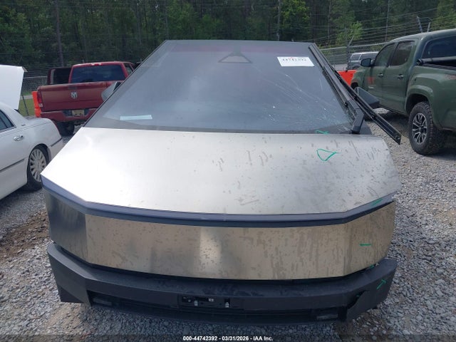 2026 Tesla Cybertruck Premium All-wheel Drive მანქანა იყიდება აუქციონზე, vin: 7G2CEHED0TA087827, აუქციონის ნომერი: 44742392