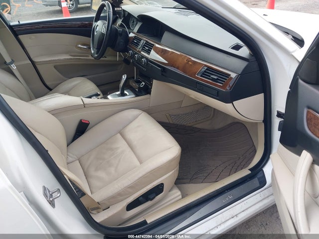 2010 BMW 528I WBANU5C50AC365984 Photo 4