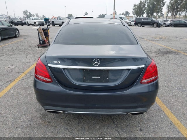 44742408 :رقم المزاد ، 55SWF4KB0FU033653 vin ، 2015 Mercedes-benz C 300 Luxury 4matic مزاد بيع