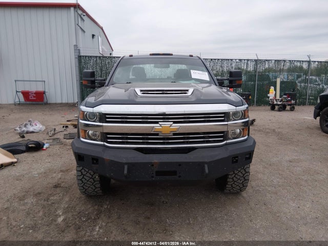 1GC1KUEY2JF109157 Chevrolet Silverado 2500hd Wt