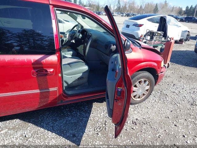 Продажа на аукционе авто 2005 Chrysler Town & Country Limited, vin: 2C8GP64L25R543251, номер лота: 44742425
