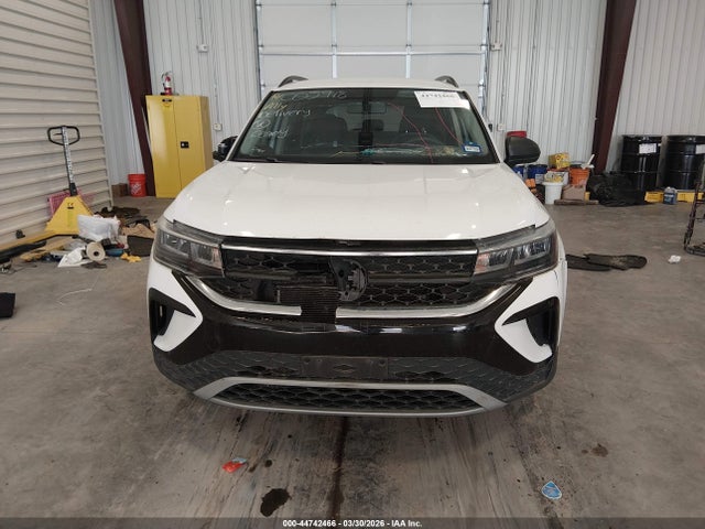Продаж на аукціоні авто 2022 Volkswagen Taos 1.5t S, vin: 3VVCX7B21NM055918, номер лоту: 44742466