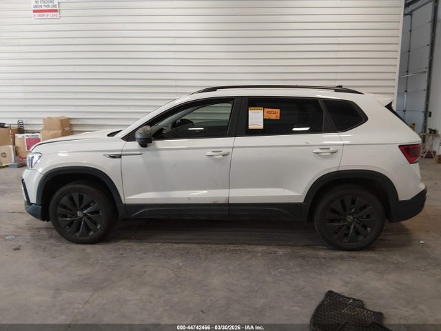 Продаж на аукціоні авто 2022 Volkswagen Taos 1.5t S, vin: 3VVCX7B21NM055918, номер лоту: 44742466
