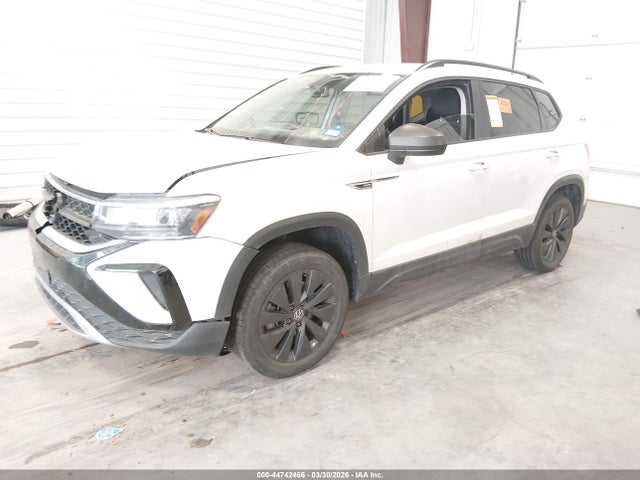 Продаж на аукціоні авто 2022 Volkswagen Taos 1.5t S, vin: 3VVCX7B21NM055918, номер лоту: 44742466