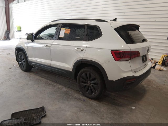 Продаж на аукціоні авто 2022 Volkswagen Taos 1.5t S, vin: 3VVCX7B21NM055918, номер лоту: 44742466