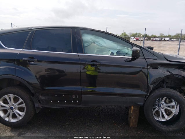 1FMCU0G95HUC53093 Ford ESCAPE SE