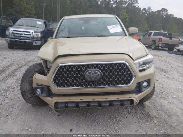 5TFCZ5AN8JX146066 Toyota Tacoma Trd Off Road