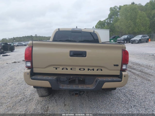 5TFCZ5AN8JX146066 Toyota Tacoma Trd Off Road