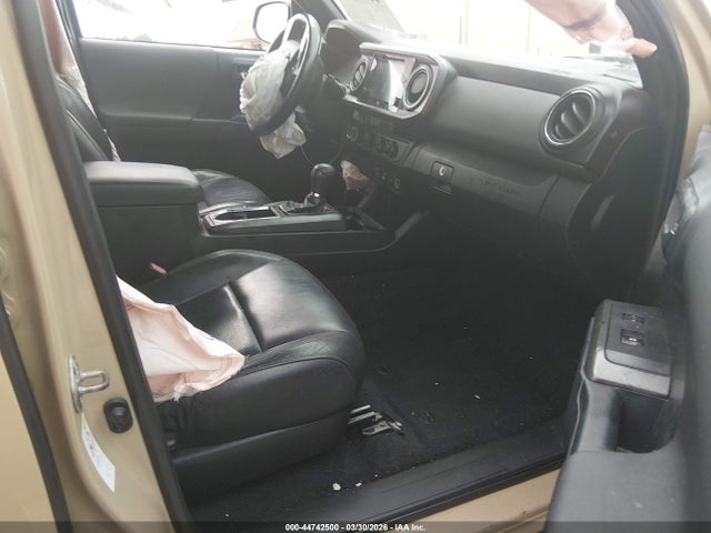 5TFCZ5AN8JX146066 Toyota Tacoma Trd Off Road