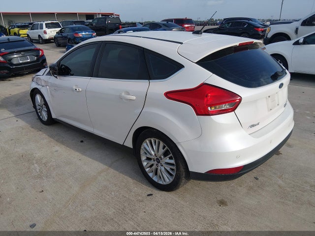 Ford Focus Titanium 2016 1FADP3N24GL355356 Image 3