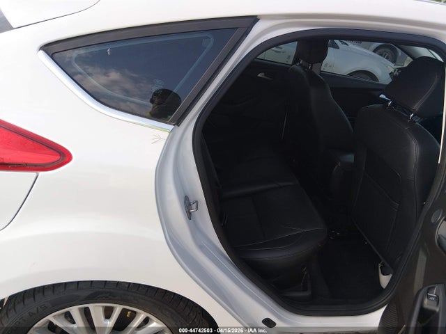 Ford Focus Titanium 2016 1FADP3N24GL355356 Image 8