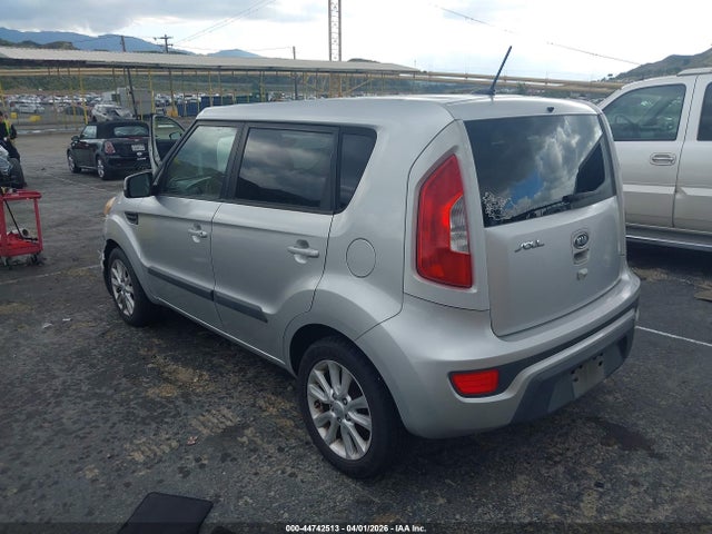 2012 KIA SOUL KNDJT2A68C7372921 Photo 2