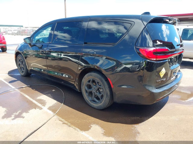 2C4RC1L7XNR214231 Chrysler Pacifica Hybrid Touring L