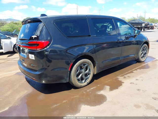 2C4RC1L7XNR214231 Chrysler Pacifica Hybrid Touring L