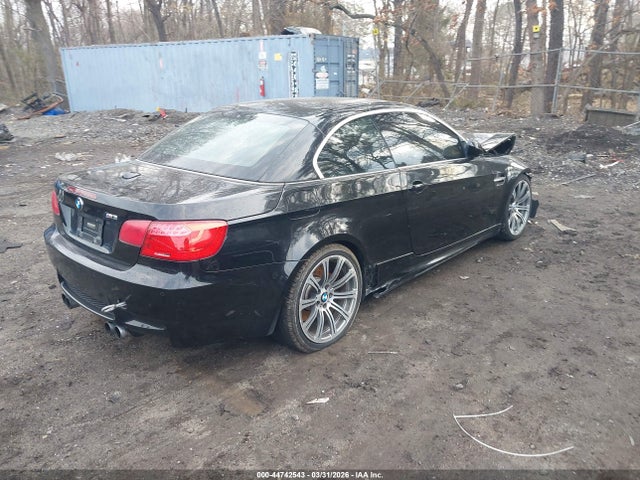 2011 BMW M3 WBSDX9C50BE584603 Photo 3