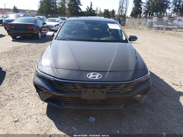KMHLS4DG1SU000313 Hyundai Elantra Sel Convenience