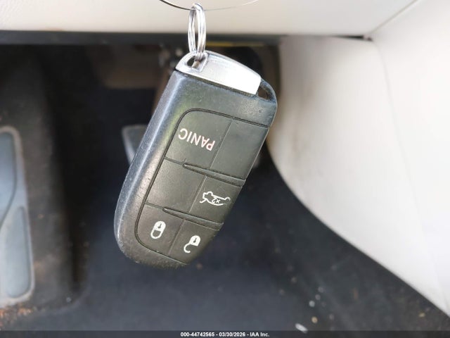 Продажа на аукционе авто 2017 Chrysler 200 Limited Platinum, vin: 1C3CCCAB4HN503684, номер лота: 44742565