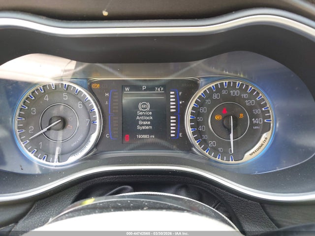 Продажа на аукционе авто 2017 Chrysler 200 Limited Platinum, vin: 1C3CCCAB4HN503684, номер лота: 44742565