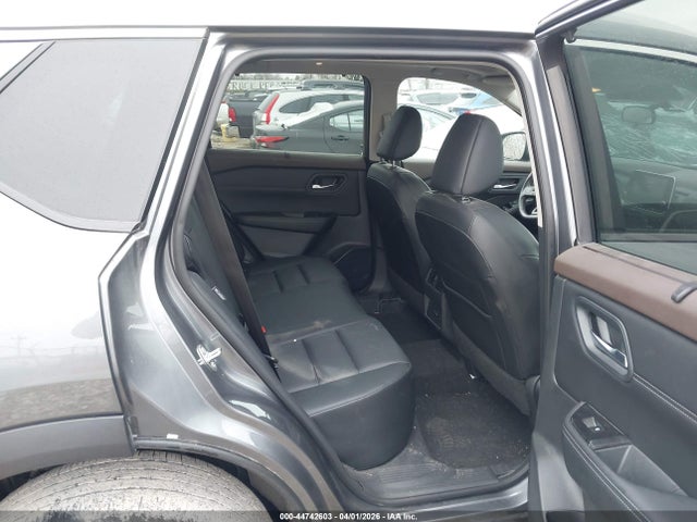 44742603 :رقم المزاد ، 5N1BT3BBXPC852103 vin ، 2023 Nissan Rogue Sv Intelligent Awd مزاد بيع