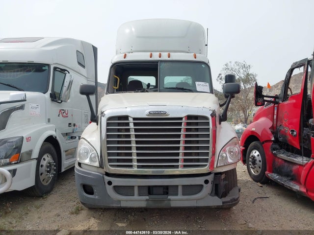 Freightliner Cascadia 125 2017 3AKJGEDR5HSHE1305 Image 15