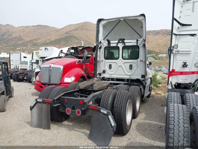Freightliner Cascadia 125 2017 3AKJGEDR5HSHE1305 Image 4